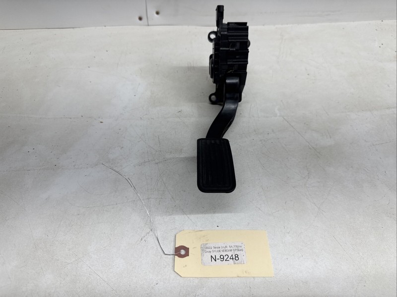 2020-2022 TESLA MODEL 3 GAS PEDAL ACCELERATOR THROTTLE SENSOR OEM 9248 B111