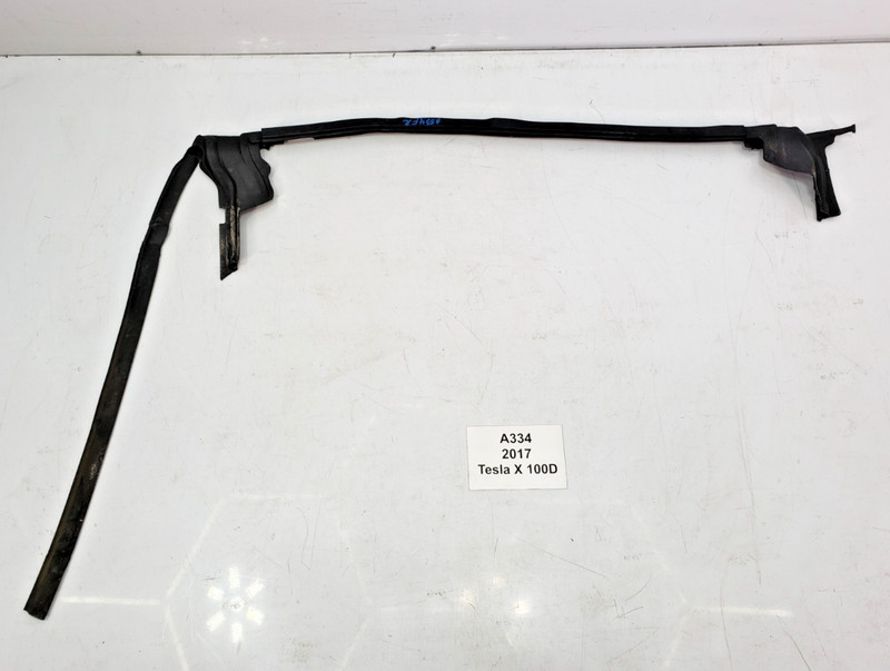 ✅ 16-20 OEM Tesla Model X Front Right Passenger Door Window Weatherstrip Seal