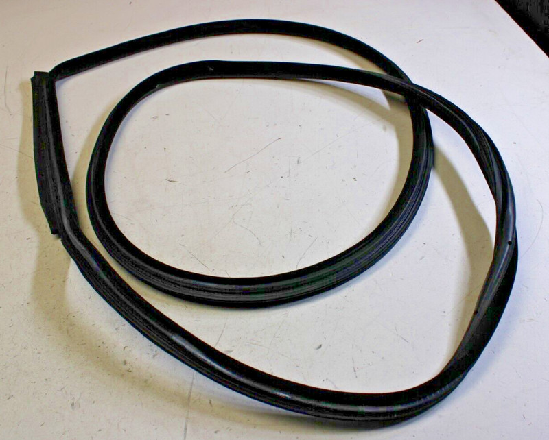 07-13 BMW E92 3 SERIES COUPE DRIVER FRONT LEFT DOOR WEATHERSTRIP SEAL OEM