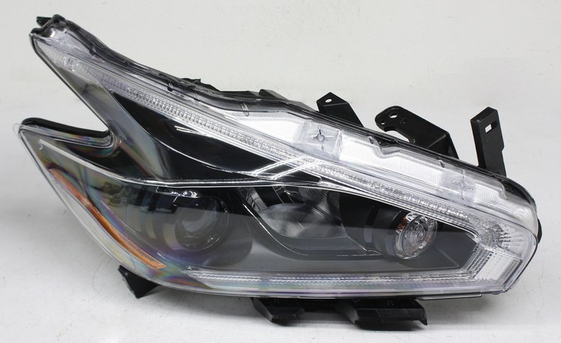 OEM Right Passenger Side Halogen Headlamp For Nissan Murano Black 26010-9UE1E