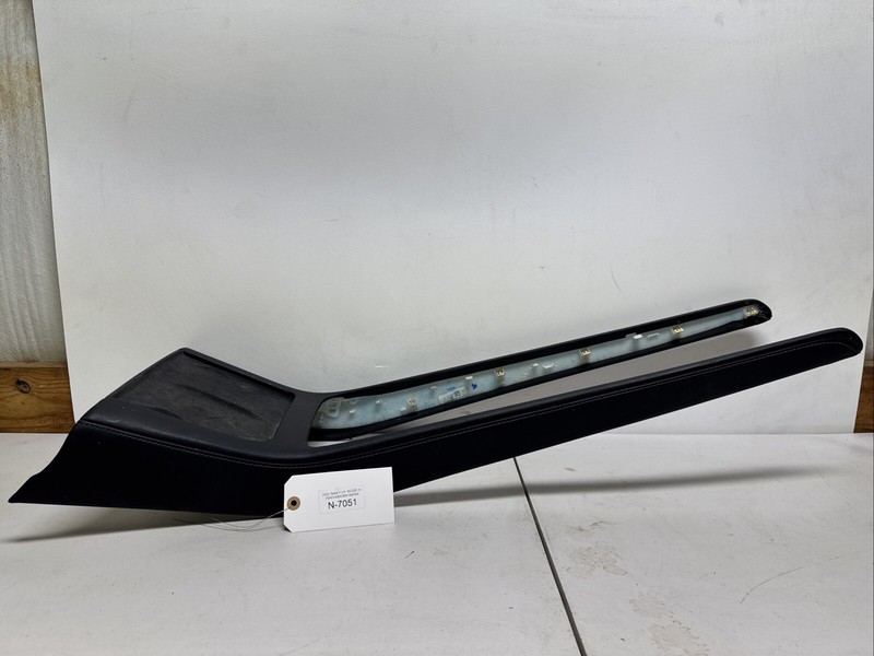 TESLA MODEL 3/Y Wireless Phone Charger 1755100-90-D 7051 U10