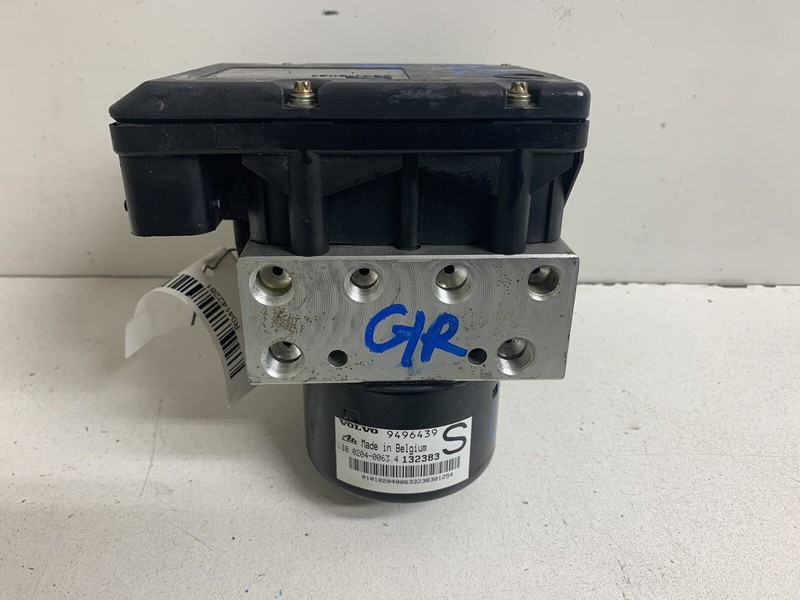 1999 Volvo S80 9496439 Anti Lock Brake Pump Actuator & Modulator ABS Brakes