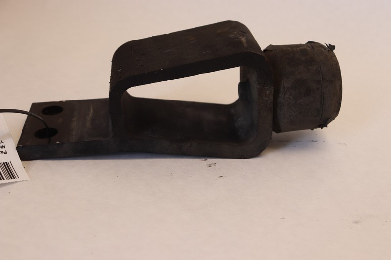 2013-2020 KENWORTH T680 PACCAR MX-13 FRONT FRAME WINDUP BUMPER BRACKET MOUNT OEM