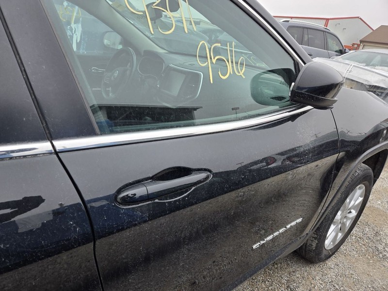 Passenger Front Door Electric Tempered Glass Fits 14-18 CHEROKEE 3608685