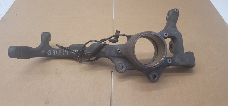 07-14MERCEDES W221 S550 PASSENGER RIGHT FRONT SPINDLE HUB 4MATIC 09181