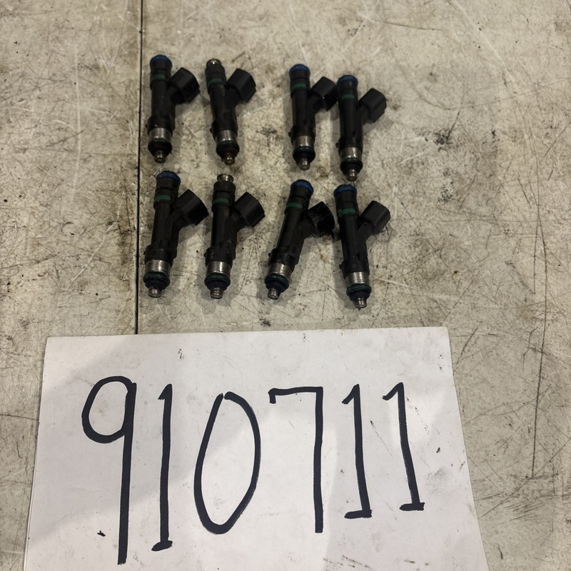 2006-2011 Buick Lucerne Cadillac DTS 4.6L 8 Cyl. Fuel Injectors Set
