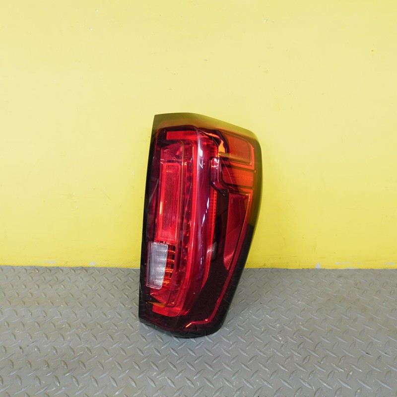 2019-2025 GMC SIERRA 1500 Rear Right Led Taillight Light Lamp Oem 84565922