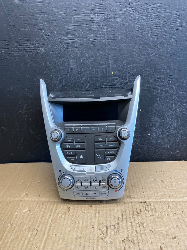2010-2011 Chevrolet Equinox Radio Face Climate Control Panel Bezel AC9622 DG