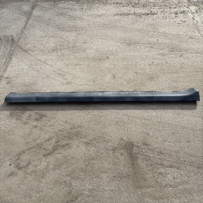 95-98 Honda Odyssey Right Rocker Side Sill Molding 71800-SX0-000 OEM