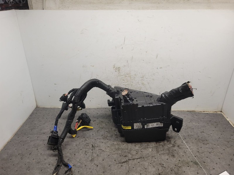 Fuse Junction Box Engine Compartment Korea Built Hybrid Fit 22-23 TUCSON 1629989