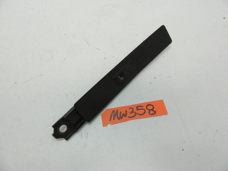LEFT RIGHT FRONT SEAT BELT SHOULDER HARNESS HEIGHT ADJUSTER MOUNT BRACKET LH RH