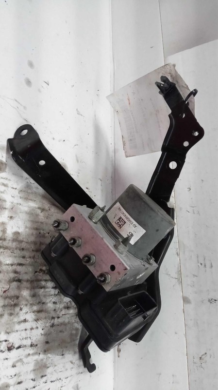 2017 Honda CR-V ABS Modulator OEM Black 57100TLAA93 84K Miles
