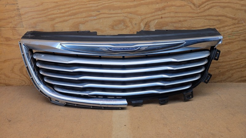 2011 12 13 14 2016 CHRYSLER TOWN & COUNTRY FRONT CHROME GRILLE OEM 11RT-C-1150M