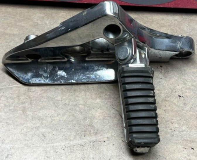 2005 Kawasaki Vulcan VN750 Left Rear Foot Peg Pedal Mount Driver Back 05 VN 750