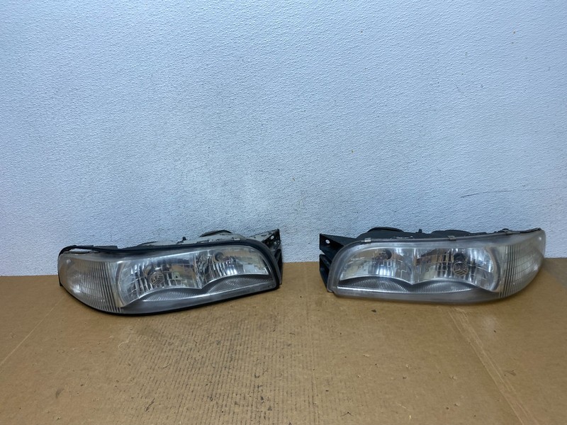 1997 to 1999 Buick Lesabre Left+Right Halogen Headlights AE0596 DW