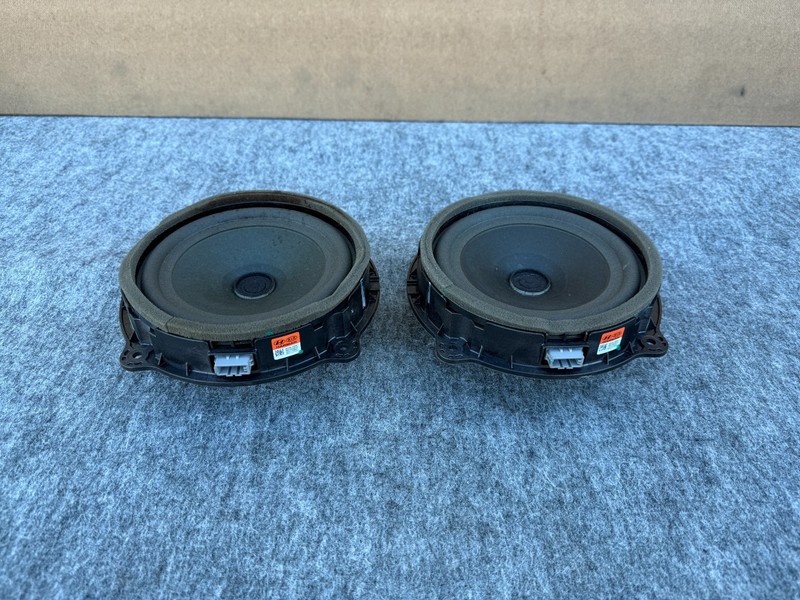 KIA STINGER 2018-2023 OEM REAR LEFT AND RIGHT DOOR SPEAKER HARMAN KARDON (PAIR)
