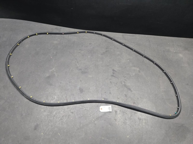 Front Right Door Weatherstrip 2022 Kia Stinger 82140-J5000 2018 2019 - 2023