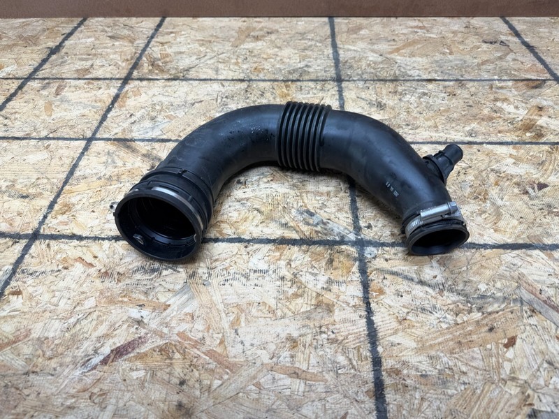 GENESIS GV70 2022-2025 OEM RIGHT RH AIR BOX CLEANER INTAKE HOSE TUBE PIPE 3.5T