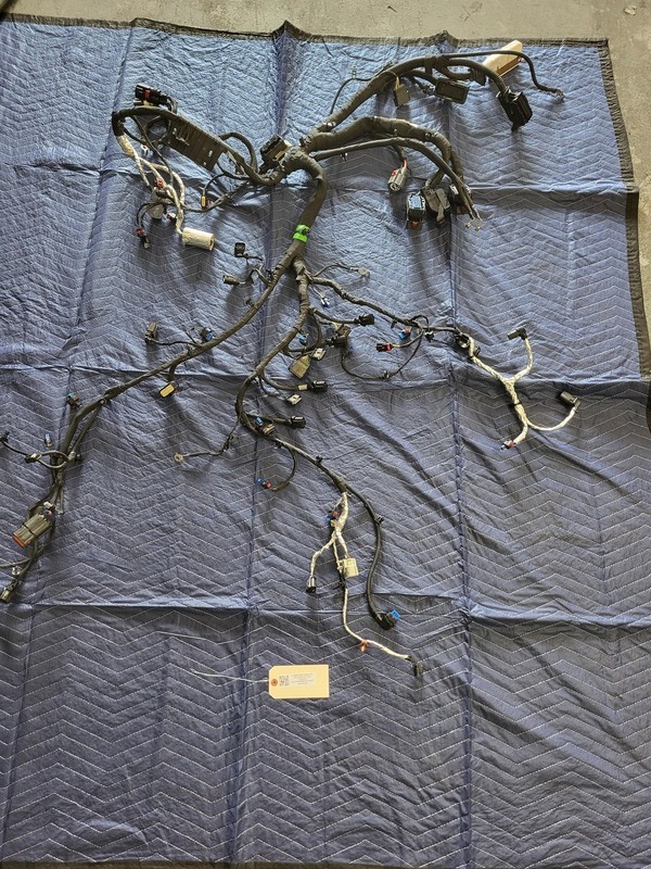 Used Oem Cadillac Engine Wiring Harness for 2023 XT5 2.0L FWD