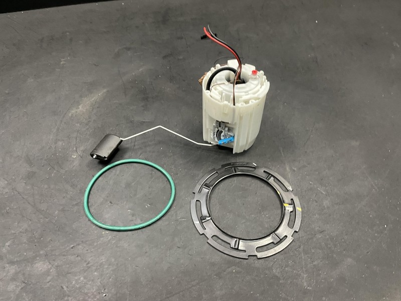 Fuel Pump Cup w/ Lock Ring & O-Ring Seal 2018 Kia Sportage 31140-D3000 16 - 22