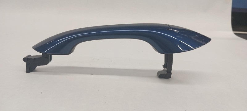 24-'25 CHEVROLET TRAX left front exterior Door Handle w/keyless entry OEM