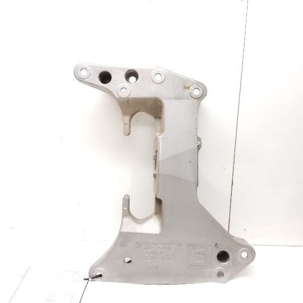 2018 BMW G11 740i Transmission Mount Crossmember Bracket 22326795800