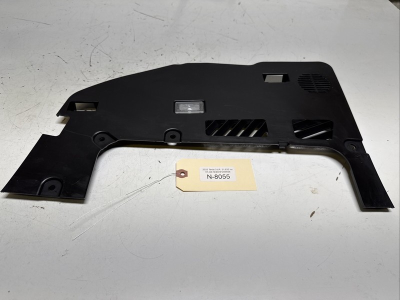 Tesla Model 3 RH Lower Panel Cover Trim With Speaker 2023 1130978-00-D 8055 B107