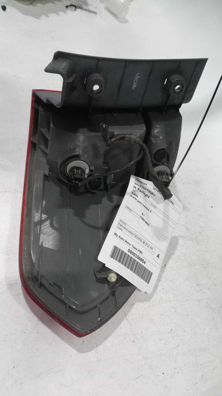 2010 Honda Odyssey Right Tail Light Assembly Maroon OEM Used 224082