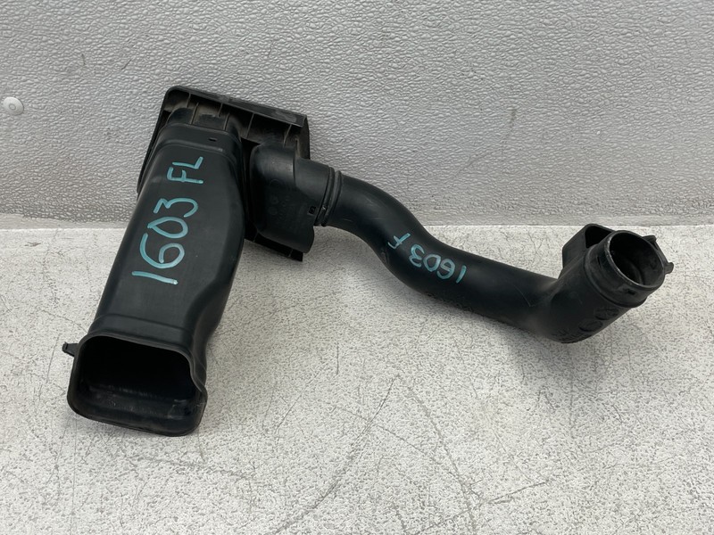 18 19 20 21 22 Volvo XC60 Left Air Intake Inlet Filter Duct Tube 2.0L 1603 OEM