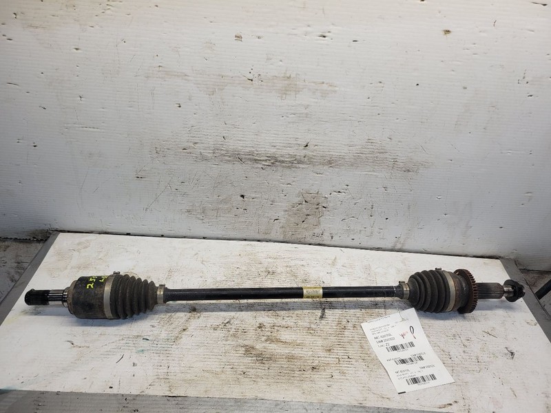 Driver Axle Shaft Rear SWB Sport Fits 13-18 SANTA FE 1645104