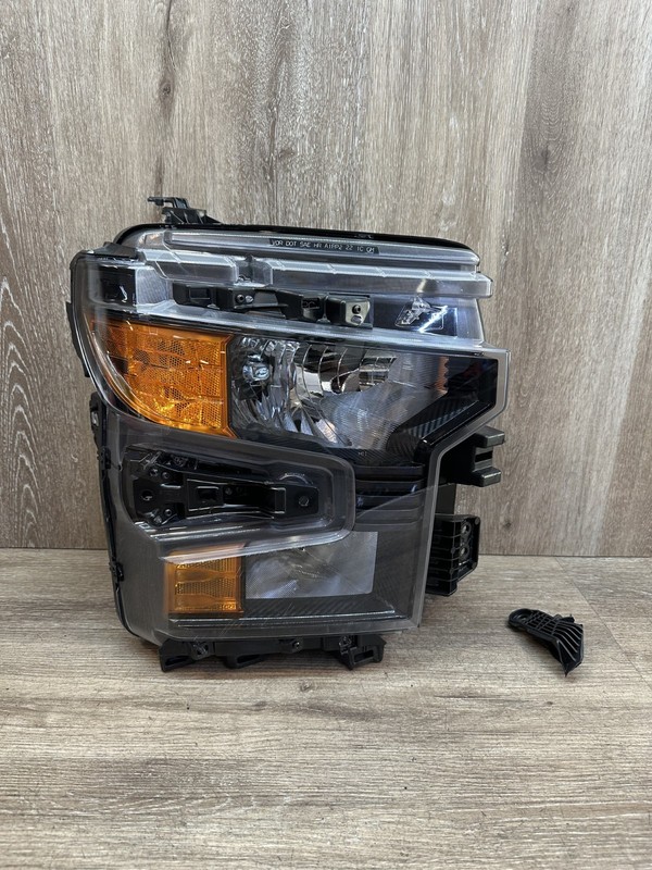 2022-23 CHEVROLET SILVERADO 1500 RH HEADLIGHT ASSY OEM PART #87828573