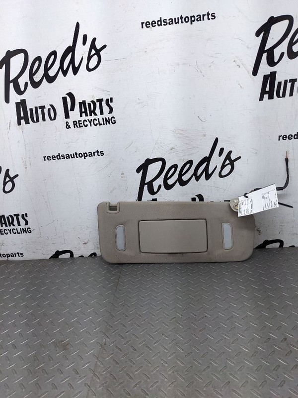 Driver Left Sun Visor Illuminated Fits 07-14 ESCALADE 1172352