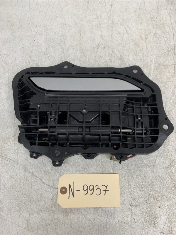 12-15 Tesla Model S Exterior Door Handle Outer Front RH 1007372-00-L 9937 B162