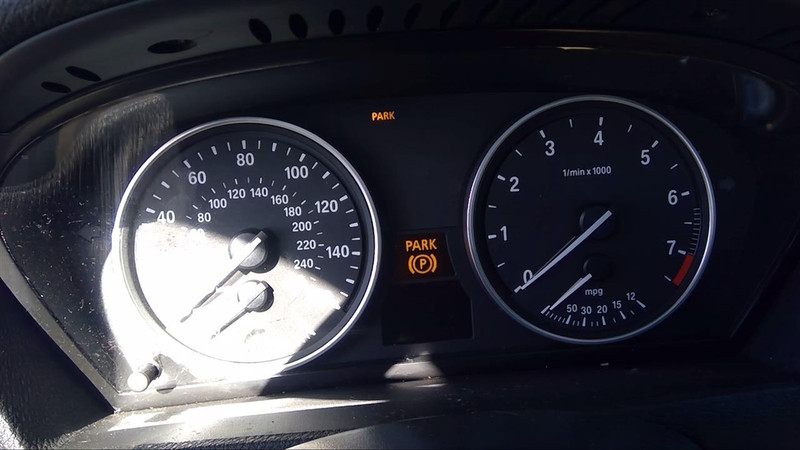 2010-2012 Mercedes GL450 Speedometer Gauge Cluster A 164 900 82 00 Panel