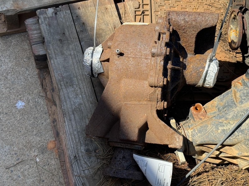 2010-2012 LAND RANGE ROVER L322 REAR CARRIER DIFFERENTIAL **HAS RUST**