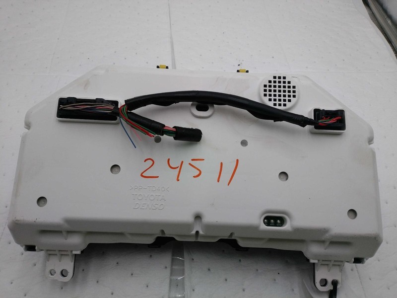 2015 Lexus ES350 Speedometer Gauge White OEM 8380033M52 99K Miles
