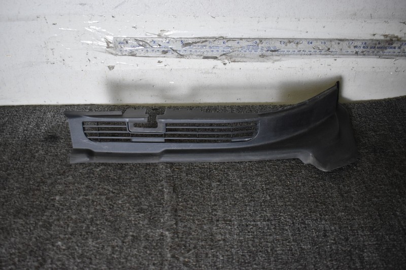 2022-2024 RANGE ROVER L460 REAR TAILGATE BOOT LID LOWER TRIM FINISHER LH LR15448