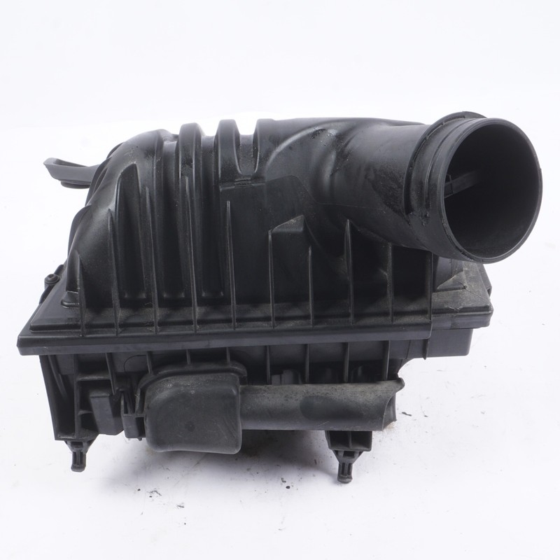2016 - 2019 BMW X1 X2 2.0L ENGINE AIR CLEANER INTAKE W/ FILTER HOUSING BOX OEM