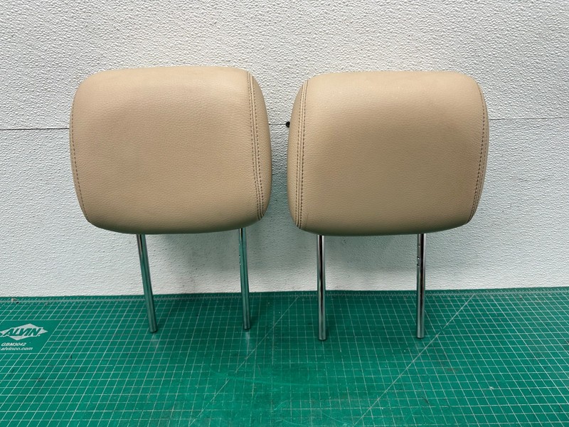 09 JAGUAR XF FRONT LEFT & RIGHT SEAT HEADREST OEM