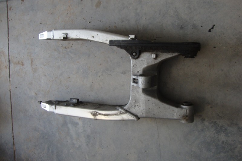 2004 Honda CBR600F4 CBR 600 F4 CBR600 Rear Back Swingarm Swing Arm Swivel Pivot
