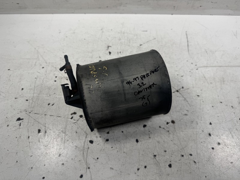94-95 Honda Passport Isuzu Rodeo V6 Fuel Vapor Canister 8-17087-023-0 OEM