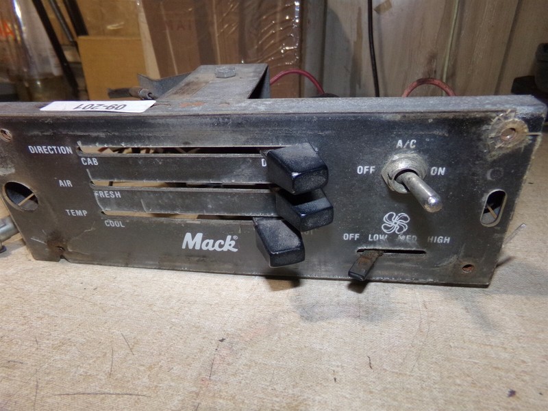 Mack Red Dot Climate Control Switch RD-3-3210-1 *FREE SHIPPING*