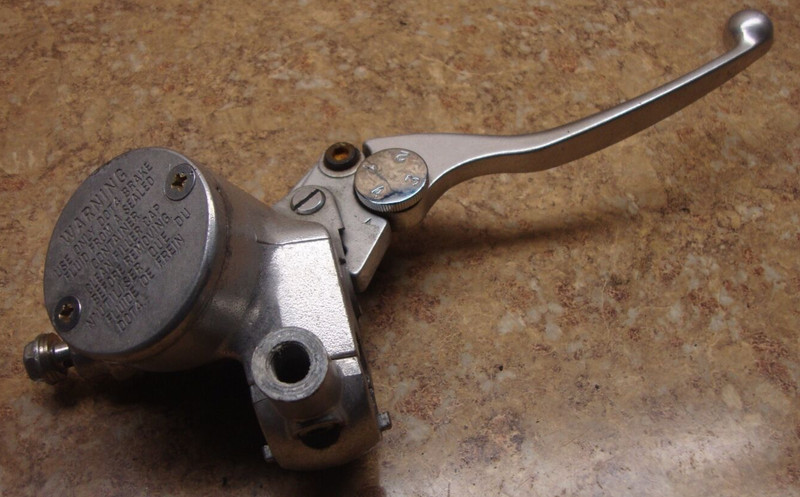 1998 Kawasaki Vulcan VN1500 VN 1500 E Classic Right Brake Lever Master Cylinder