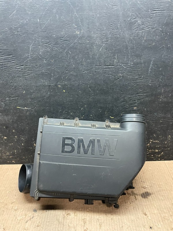 2008 - 2010 BMW X6 Air Intake Cleaner Filter Housing OEM Z3365 DG