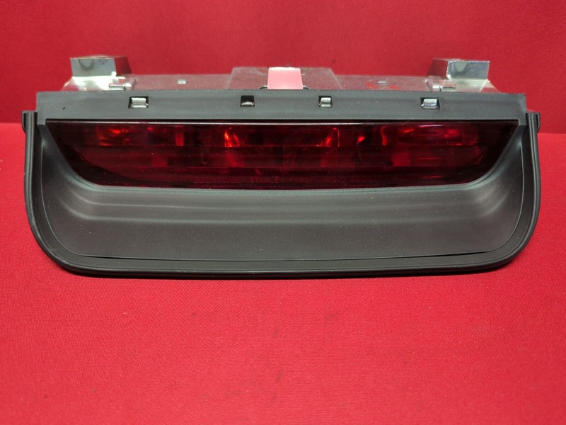 2002 - 2006 Acura MDX REAR High Mount Third 3rd Brake Stop Light Lamp Black Trim