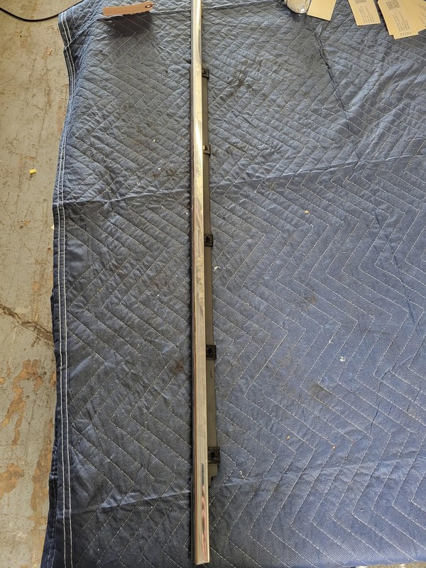 Used Oem Hyundai Right Front Door Exterior Belt Molding 2019-2023 Santa Fe