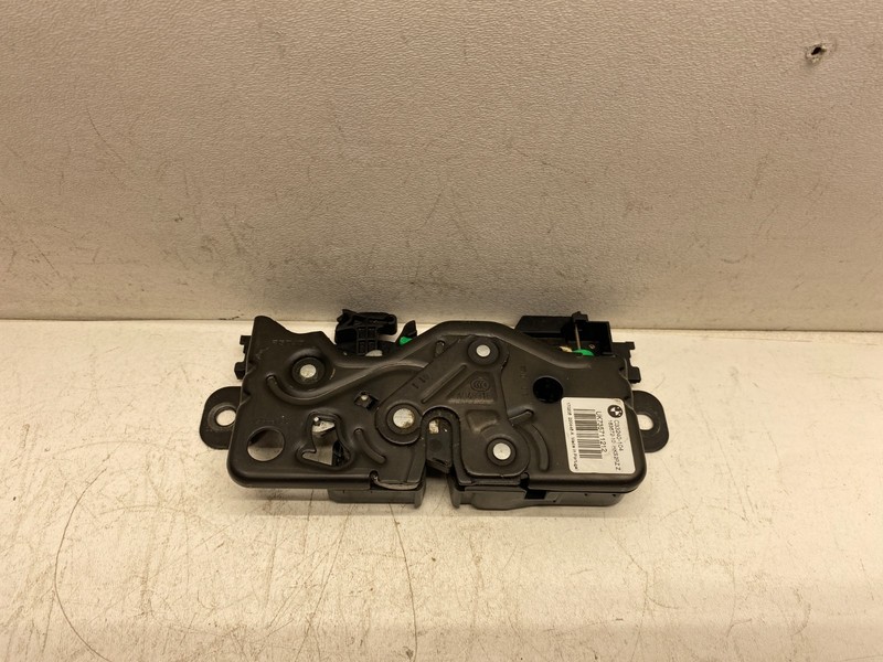 2016-2019 BMW X1 REAR HATCH LIFTGATE TAILGATE LATCH LOCK ACTUATOR OEM