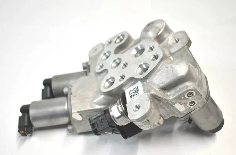 2011 BMW 550i Dynamic Drive Suspension Air Distribution Valve Block OEM