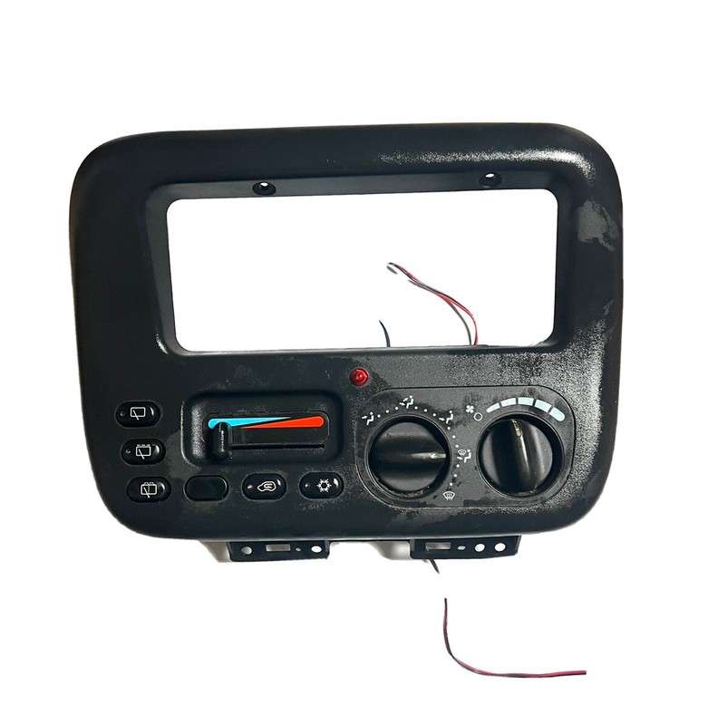 1999 - 2000 Caravan Town & Country AC Heater Climate Control Part# 04677917AB OE