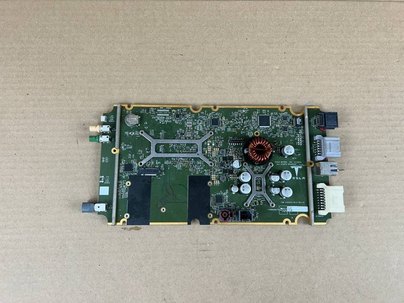 ✅ 2022 OEM TESLA Model 3 MCU Computer Board 133171-00-F